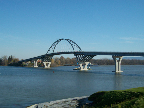 The Champlain Bridge